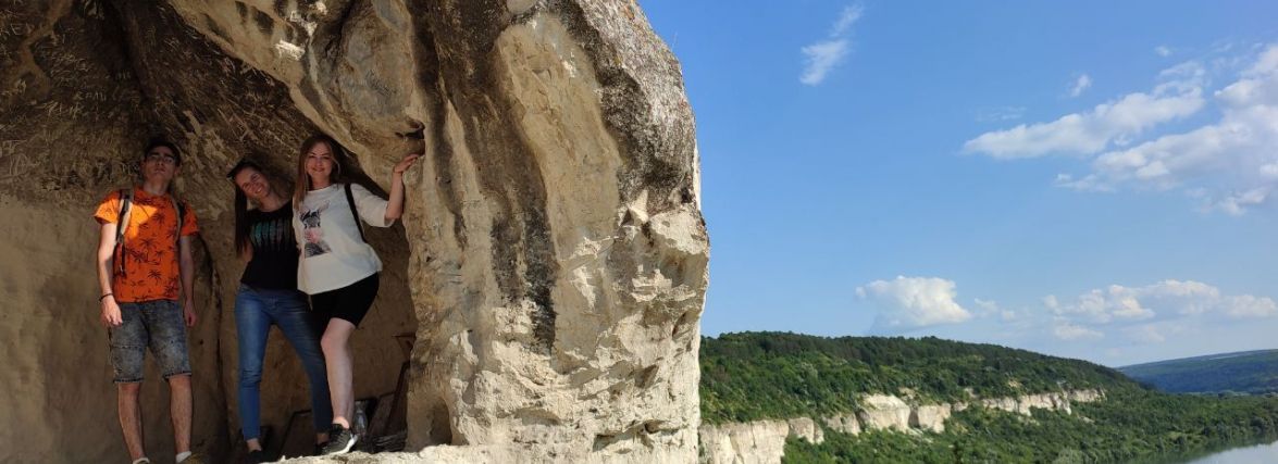 Безкоштовно, але умови спартанські. Шукають сміливців, які на кілька місяців переїдуть в село
