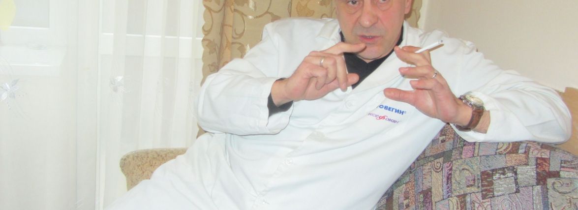 «Раніше хірурги тренувалися на… свинях». Першу операцію в наметі виконав вінничанин