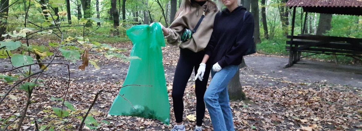 «Побачив? Прибери!». На Вишенському озері волонтери збирали сміття