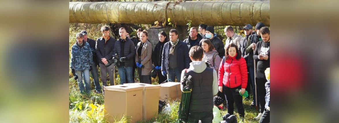 ФОТО ДНЯ. Вінничани вийшли на суботник та очистили берег річки Дьогтянець