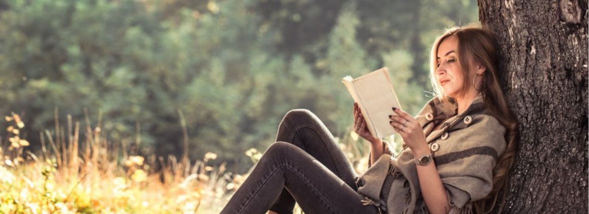 Готуйте плед і теплий чай: ТОП-5 осінніх книг, які зроблять вихідний день ще затишнішим