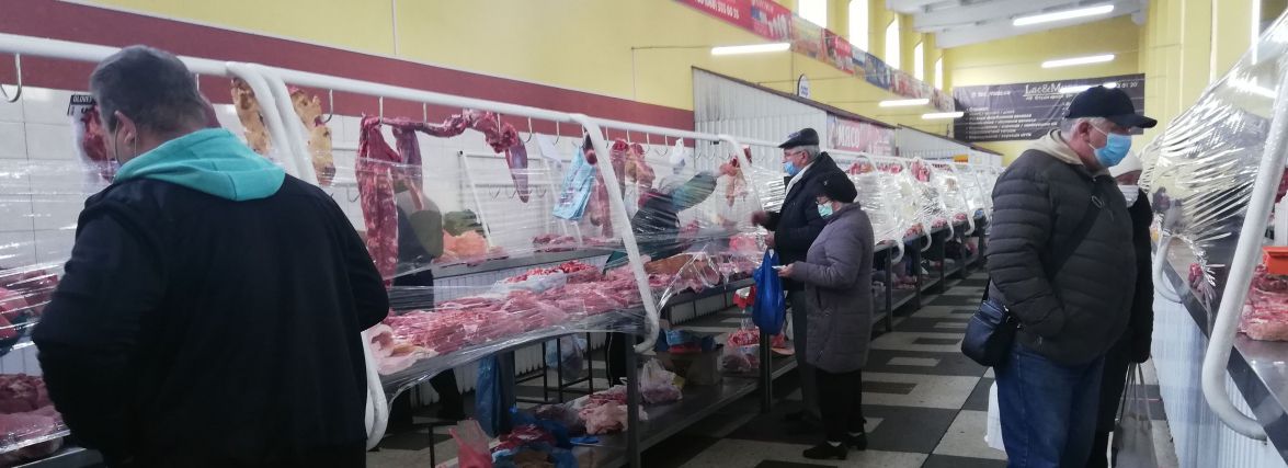 «Свині хочуть їсти…» Сало на «Урожаї» по 200 гривень — це правда, але є дешевше