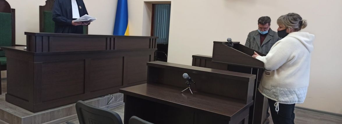 П'яна водійка впала з мопеду та розбила ніс. Суд дав 17 тисяч гривень штрафу