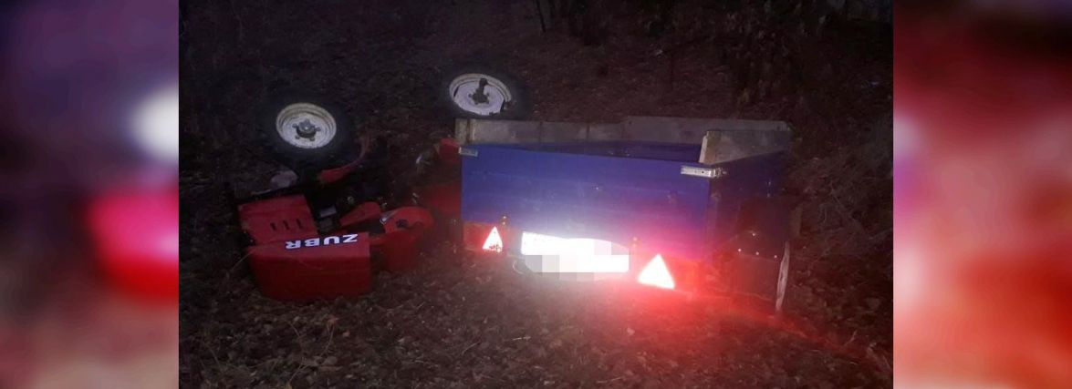 Смертельна аварія: в Бабчинцях 77-річний водій перекинувся на тракторі