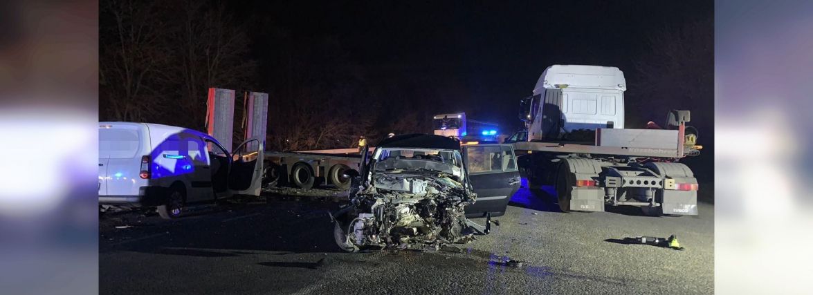Смертельна ДТП біля Вороновиці. Дві іномарки врізались у фуру, яка розверталась