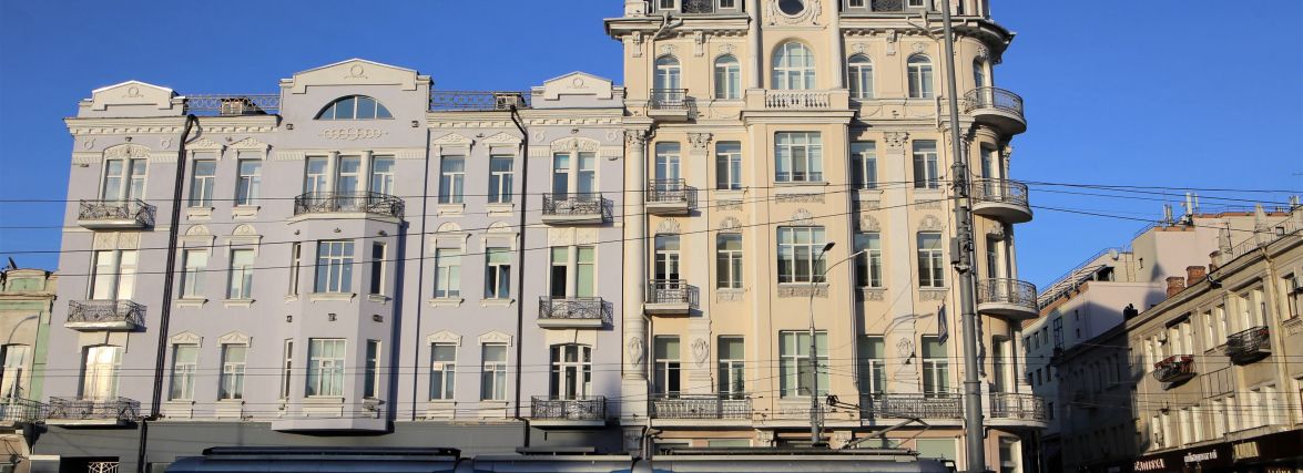 Еркери, горельєфи, маскарони: цікаві архітектурні елементи будівель, які ви досі не помічали