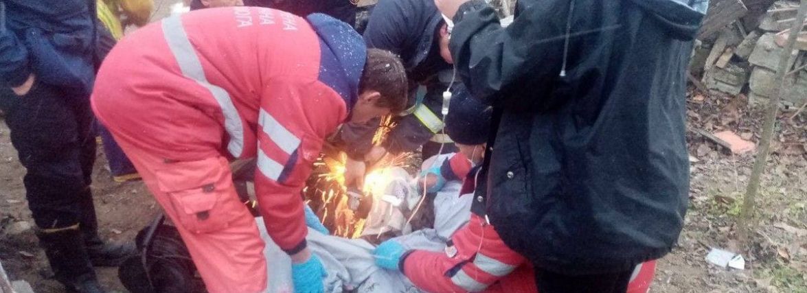 Медики капали, а рятувальники болгаркою різали метал. Вінничанин потрапив під фрезу
