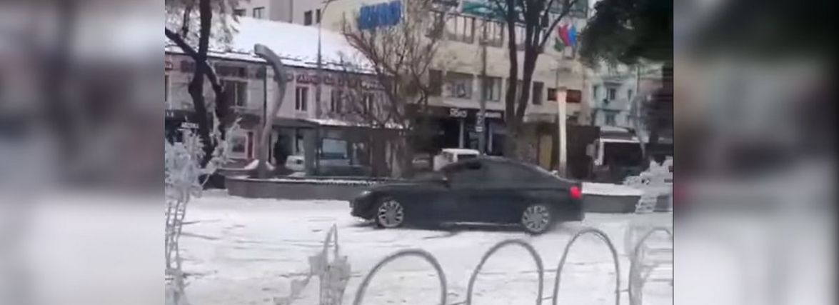 Дрифт на площі Ліверпуль. Водія BMW запросили в поліцію отримати два адмінпротоколи