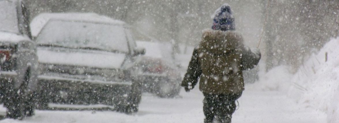 Ураганний вітер та ожеледиця. В Україні оголосили штормове попередження