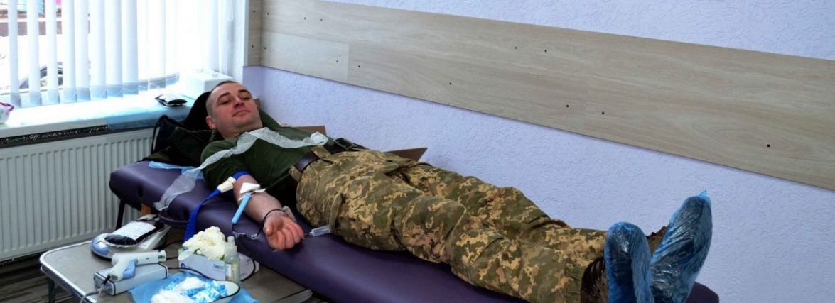 Вінницькі військовослужбовці здали понад 20 літрів крові