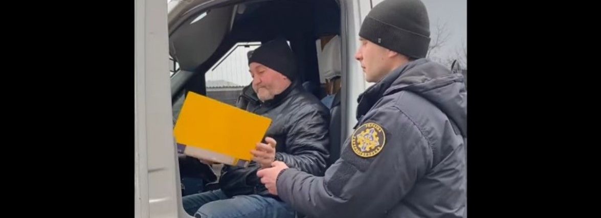 Перевізнику не дали «нагрітися» на переселенцях — жінками з дітьми, що їхали до Львова