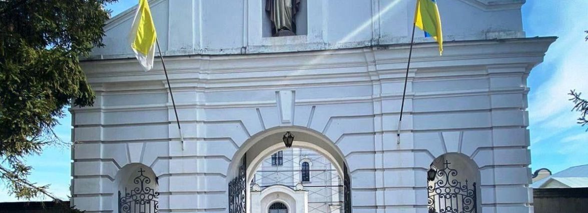 У Шаргороді чоловік викрав з костелу гроші, які збирали для переселенців