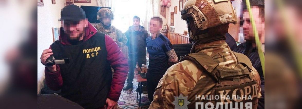 «Смотрящій» за ладижинською колонією вимагав гроші у засуджених для «общака»