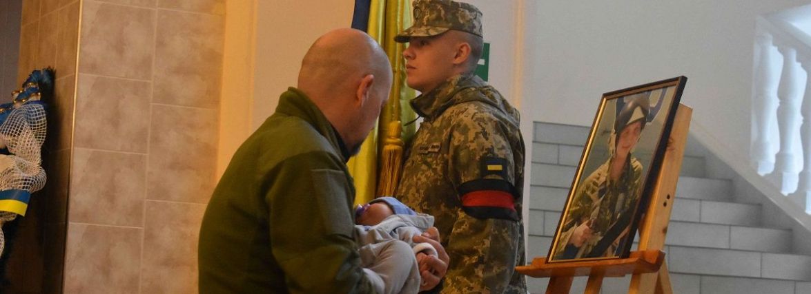 Уміло виводив авіаційну техніку з-під ударів ворога. Про льотчика, з яким прощались у Вінниці