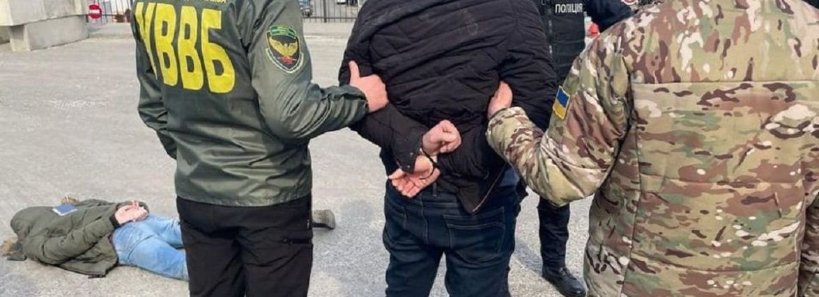 Двох призовників, які хотіли за хабар втекти за кордон, оштрафували на майже 70 тисяч