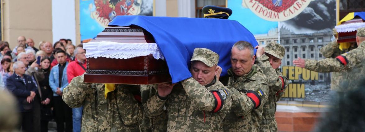 «Ми помстимося за кожного побратима». У Вінниці попрощалися з двома загиблими пілотами