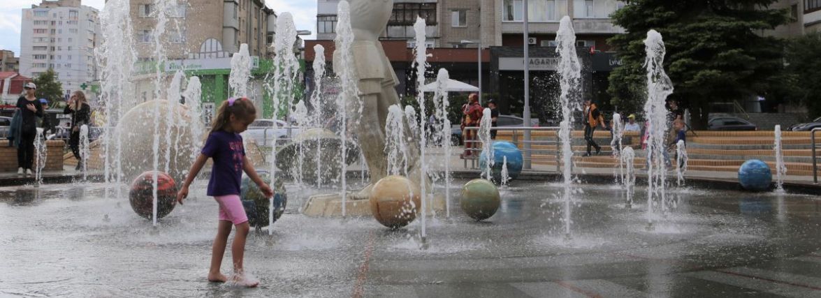 У Вінниці запрацювало понад десять водограїв. Чи запустили світломузичний фонтан Roshen?