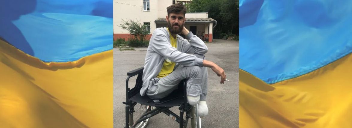 «Знайомий батюшка казав: Перехрестися і *баш по церкві, якщо там орки»: історія бійця Сергія Лукащука