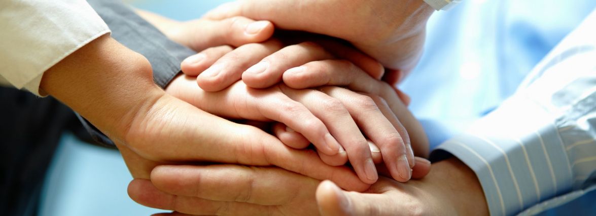 Перелік організацій та фондів, які допомагають українцям під час війни