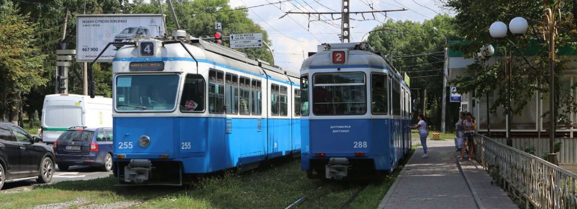 «Таке вже було на початку війни». Вінничани про те, чи треба зупиняти транспорт під час тривог