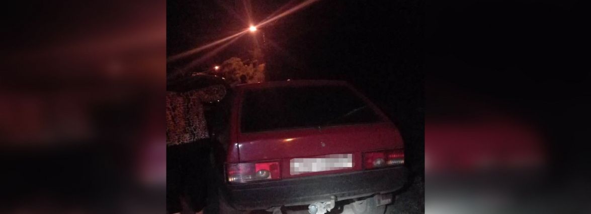П'яний чоловік у Бару намагався викрасти авто, але їхати на ньому не зумів