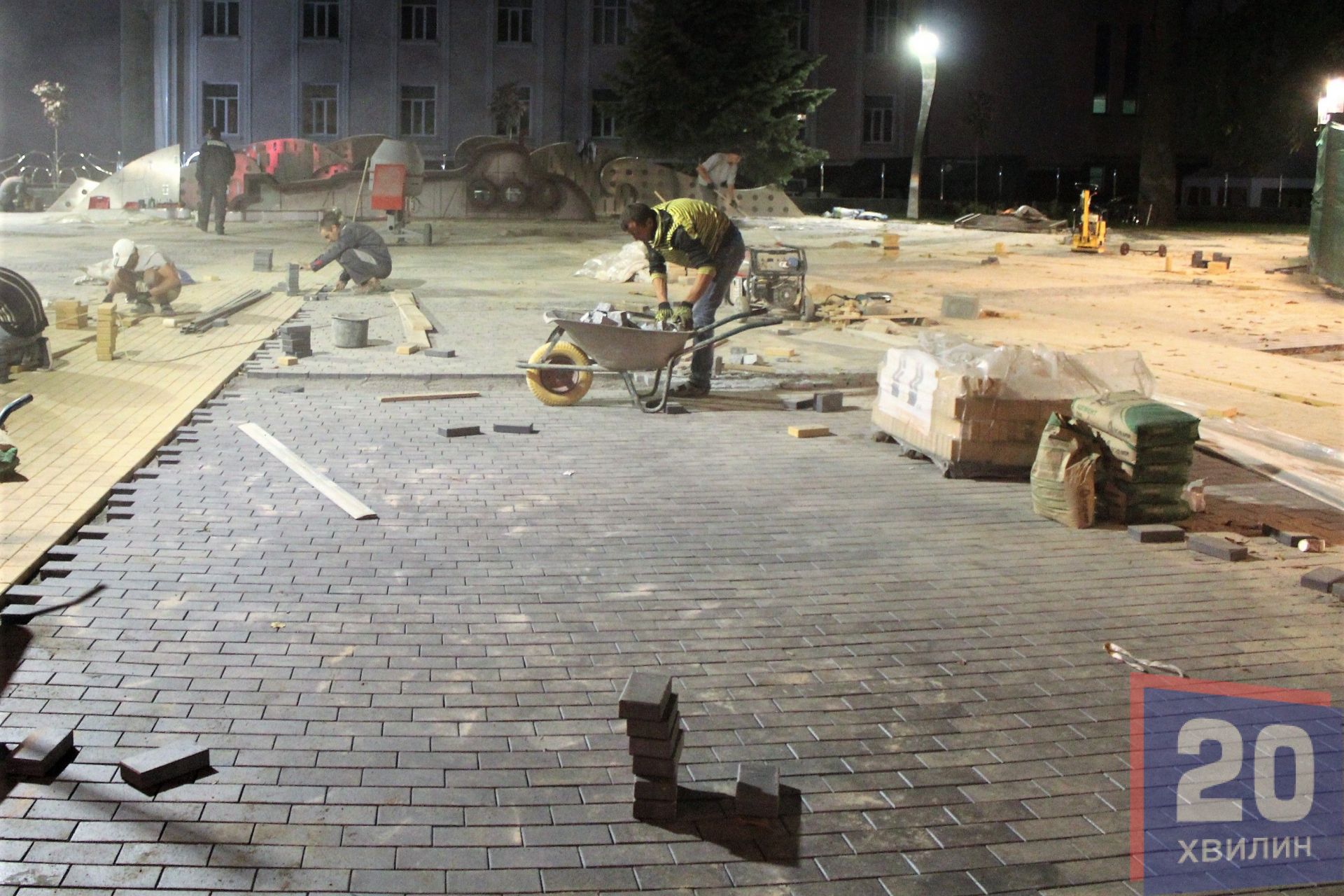 А таким сквер "Ліверпуль" був вчора, 8 вересня.