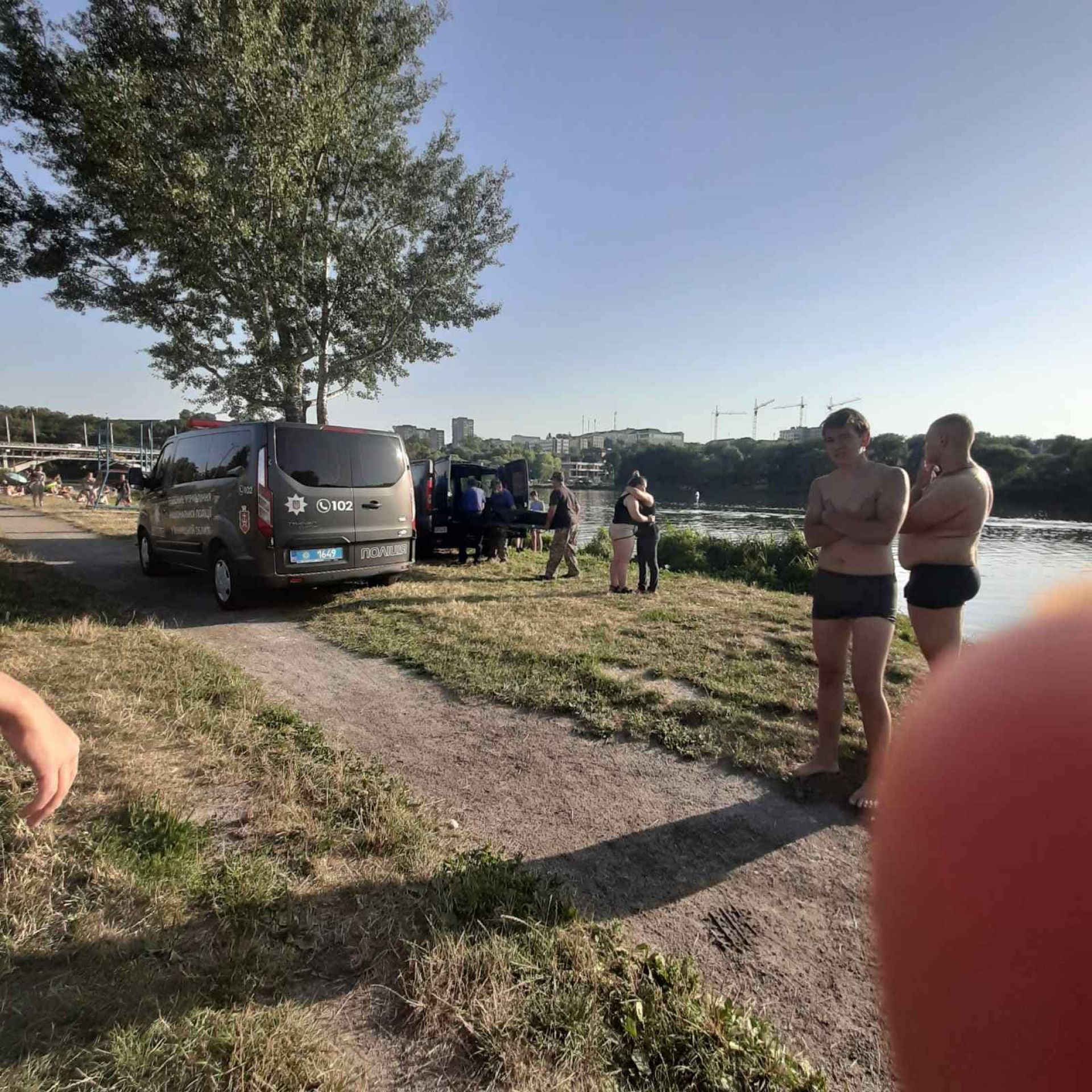В Виннице на пляже "Химик" утонул 19-летний парень (Фото и Видео)