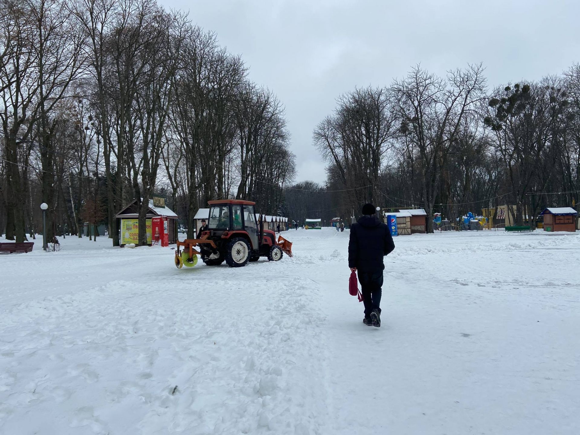 Дороги и тротуары в Виннице превратились в горы снега и грязную кашу (Фото) 4 3950d4bea96911c19cf6750b9b334f3f45d861fc