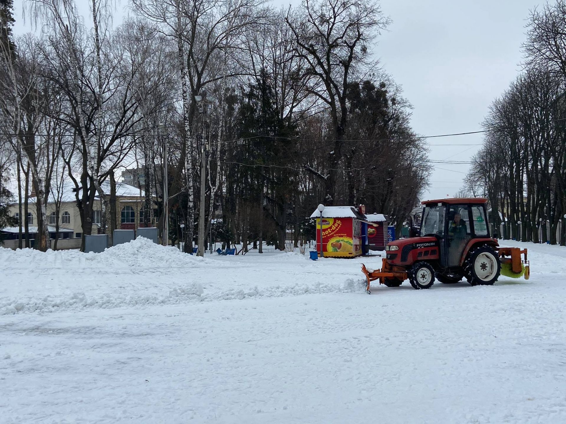 Дороги и тротуары в Виннице превратились в горы снега и грязную кашу (Фото) 8 8230caa218aa39aa47ead369040b9d9f82044d64