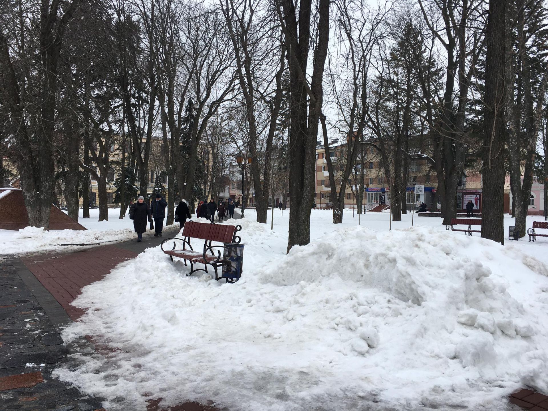 Дороги и тротуары в Виннице превратились в горы снега и грязную кашу (Фото) 15 c3c190e88a3ef6d93a01f0c27e7e295bb3279de4