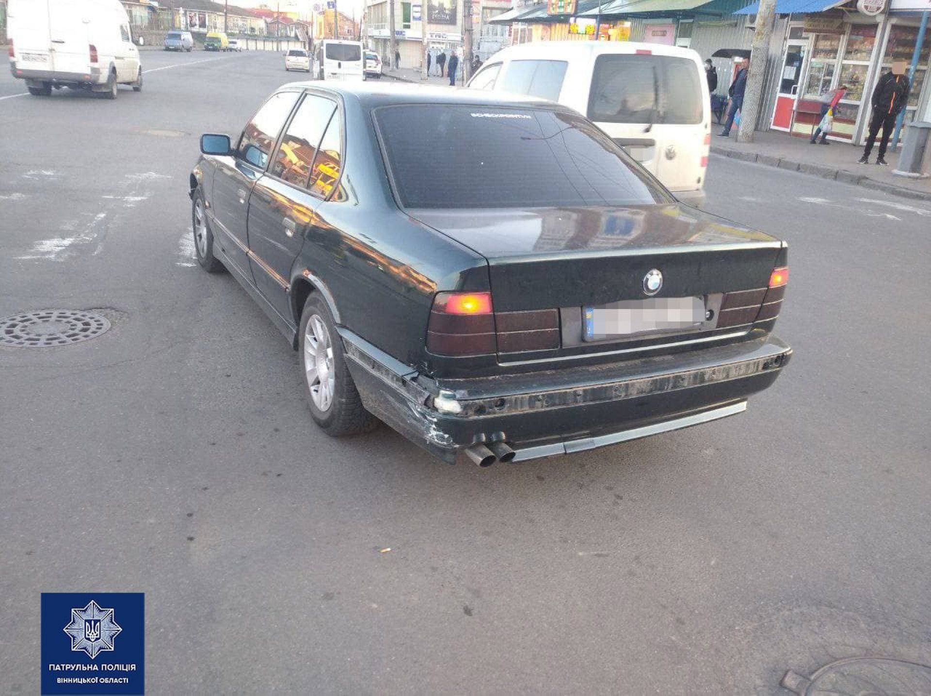 В Виннице около вокзала пьяный на ВАЗе столкнулся с BMW (Фото) 4 b35379622b854252c66efe947bfd7b968dbd6dcb