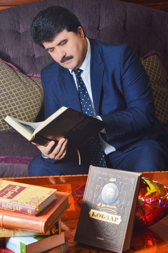 Надзвичайний і Повноважний посол Таджикистану в Україні Файзулло Холбобоєв