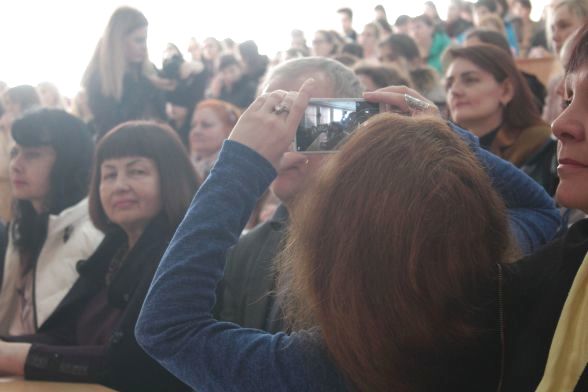 Фотографуємо, як фотографують чималу кількість учасників
