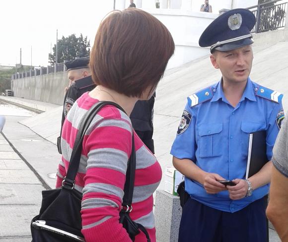На набережній «Рошен» активісти намалювали прапор України, фото №1 на сайті 20minut.ua