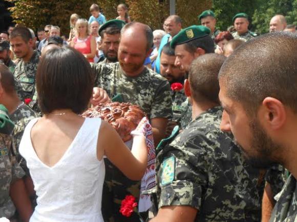 Після майже місячного оточення і обстрілів на Вінниччину повернулися 32 прикордонники, фото №2 на сайті 20minut.ua