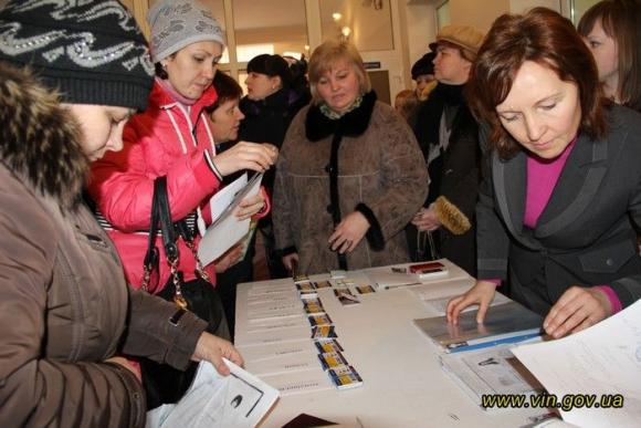 У Вінниці переселенці із АТО затарились повними візками в супермаркеті‏, фото №1 на сайті 20minut.ua